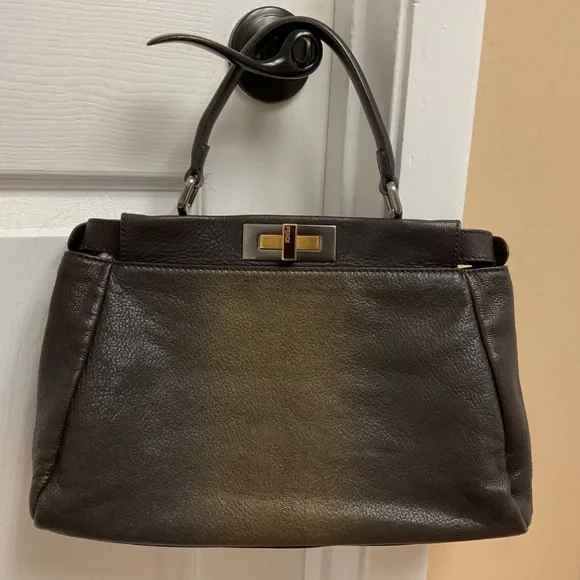 Fendi Peekaboo bag, brown leather, zucca print inside , no shoulder strap. - Picture 3 of 16